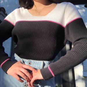 90’s style two-toned sweater